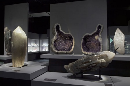 Photo de la galerie de mineralogie et de geologie