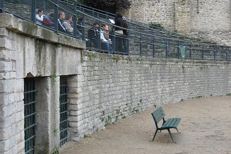 photo des cages des arènes de Lutéce