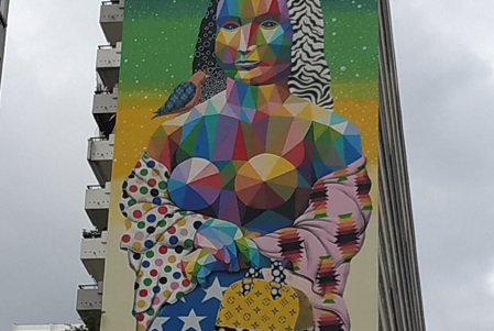 photo of the street art fresco in Paris 13 by Okuda, entitled: Mona Lisa