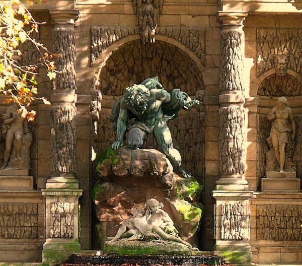 photo de la fontaine de Médicis à St-Germain-Dés-Prés