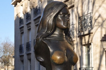 Le buste de Dalida, actrice emplématique de Montmartre