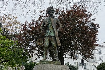 photo du chevalier de la barre monument insolite montmartre