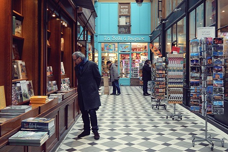 photo des boutiques du passage jouffroy à Paris