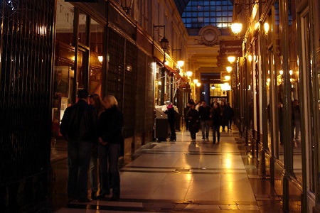 photo de nuit du passage verdeau