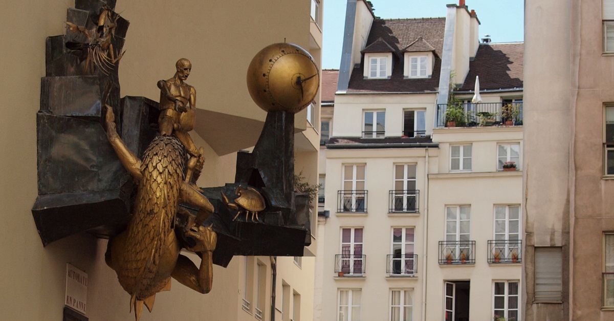 Une photo de horloge : le defenseur du temps