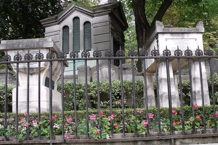 photo des tombes de Molière et Jean De La Fontaine au cimetière du Père-Lachaise