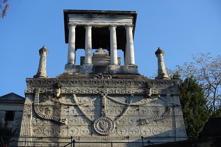 Photo of Demidoff’s tomb in Père-Lachaise Cemetery.