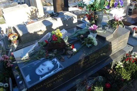 photo de la tombe Edith Piaf au cimetière du Père-Lachaise