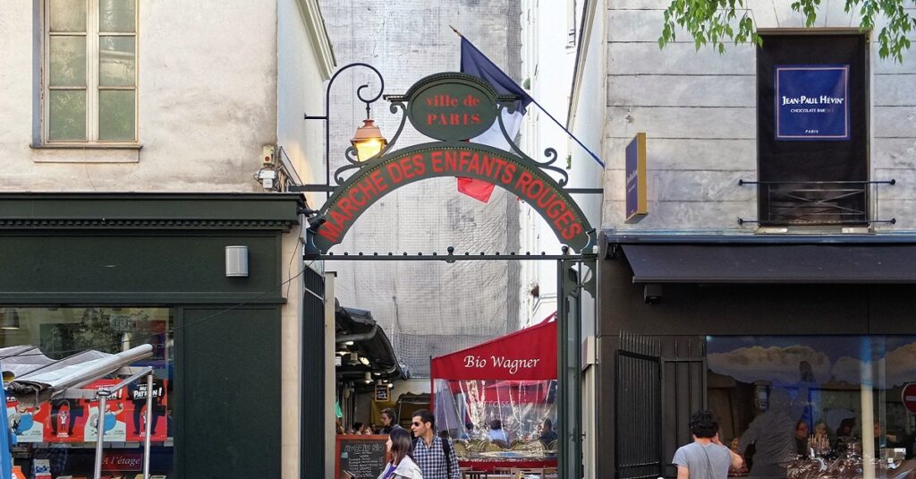 La porte d'entrée du marché des enfants rouge à Paris