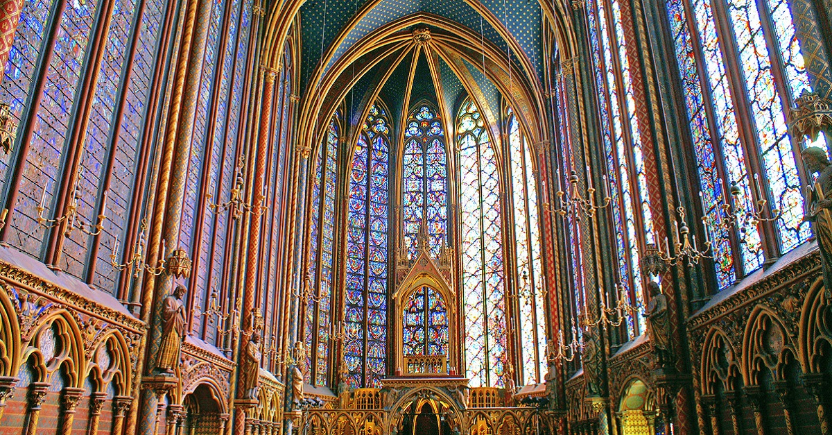 Les vitraux de la Sainte-Chapelle à Paris sur l'île de la cité
