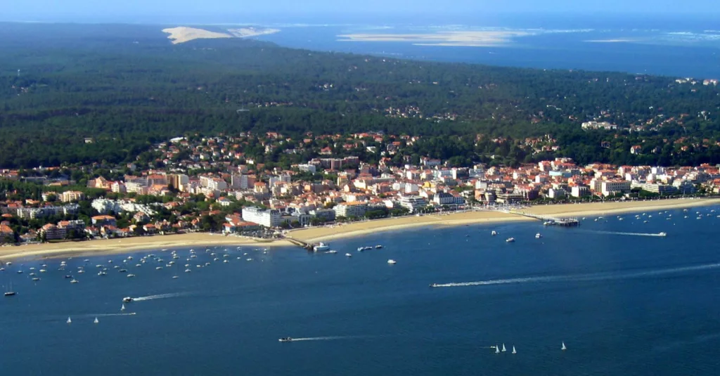 Vue du ciel de la ville d'Arcachon