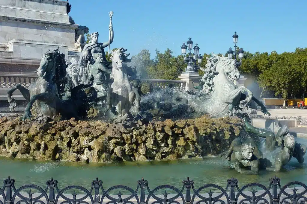 La fontaine du monument aux Girondins sur la place des Quinconces