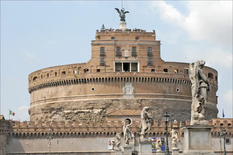 Le château Saint-Ange