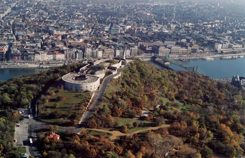 La citadelle de Budapest vue du ciel