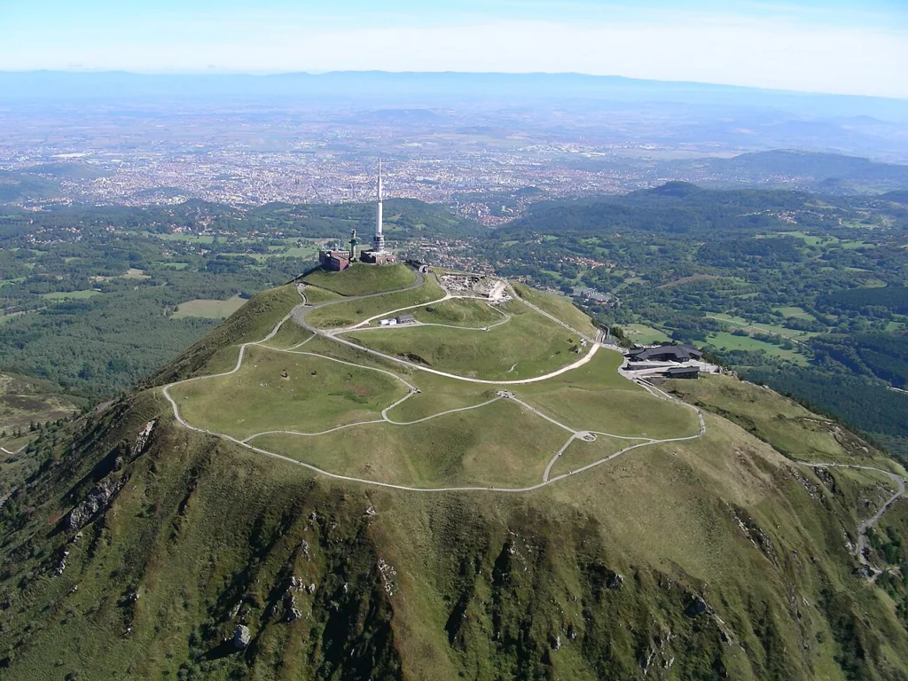 Le puy de Dôme vu du ciel