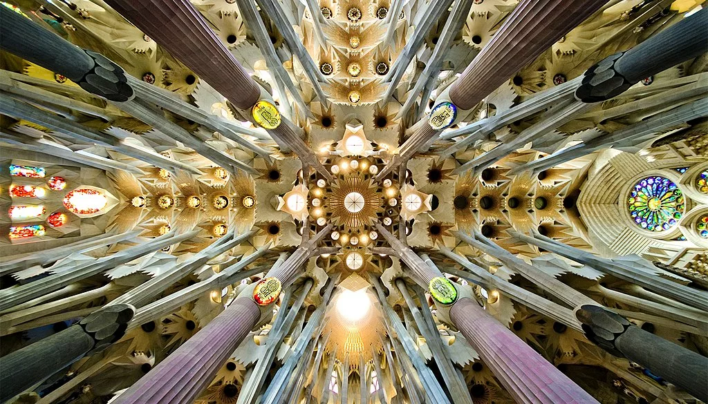 Le plafond de la Sagrada Familia