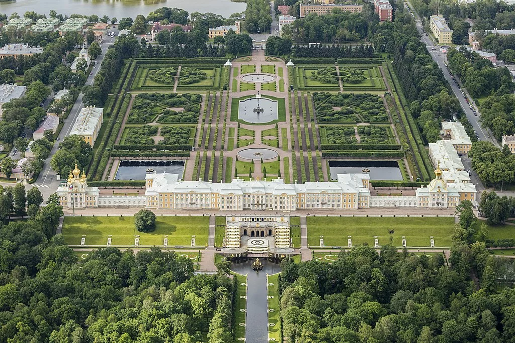 Les parcs et jardins de Peterhof