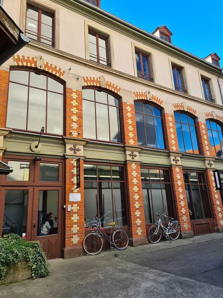 Le CEAAC — Centre européen d’actions artistiques contemporaines