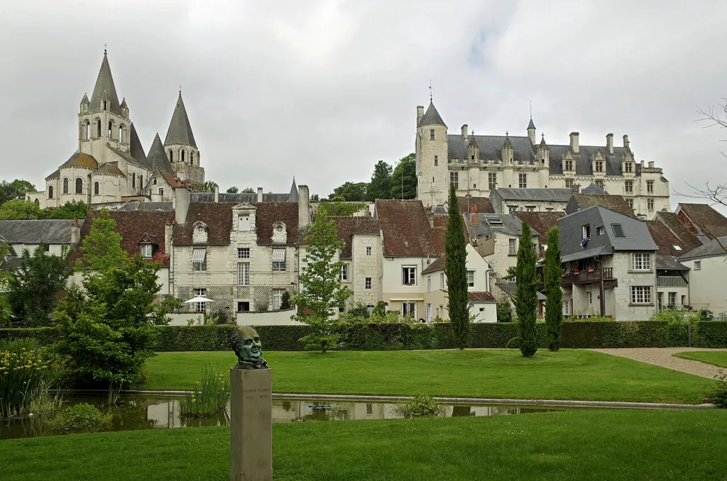 Loches