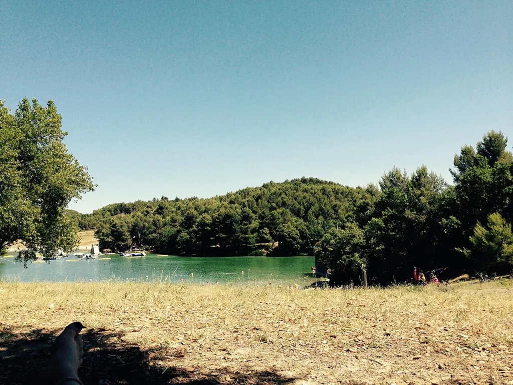 Le lac de la Cavayère