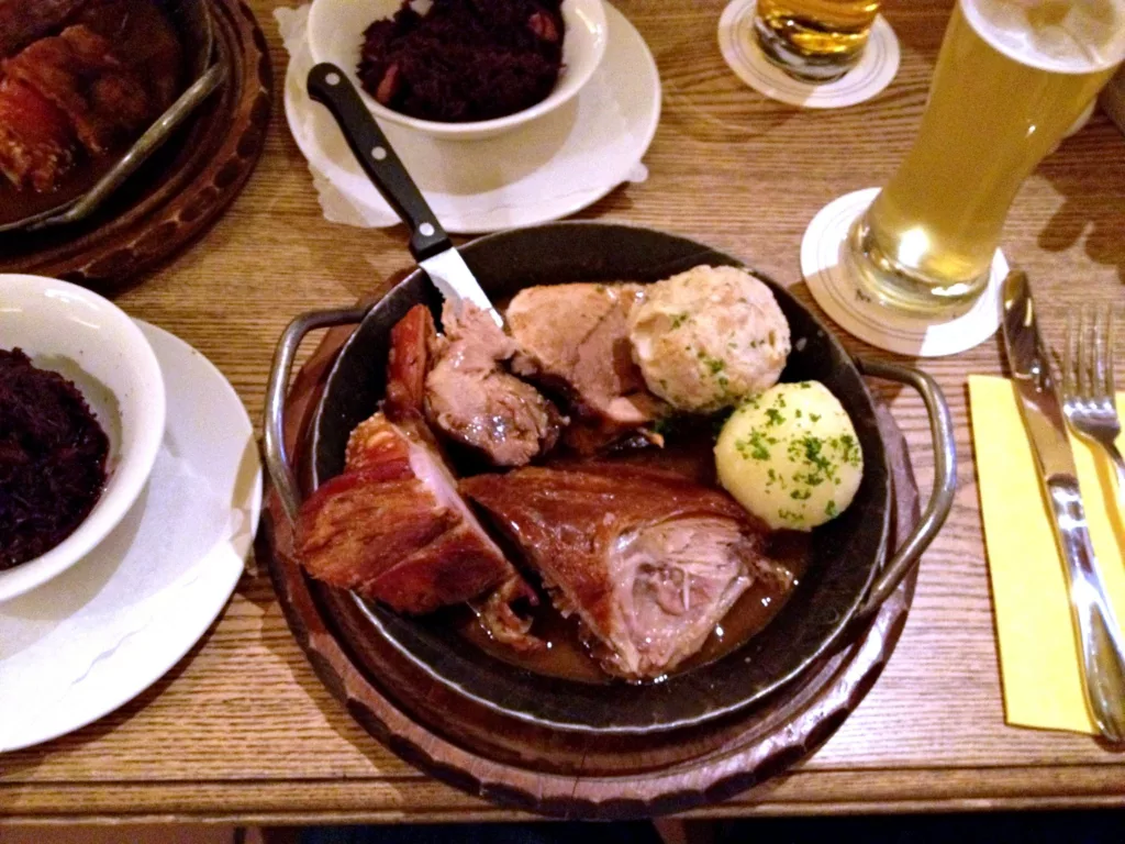 Schweinebraten et Schweinshaxe